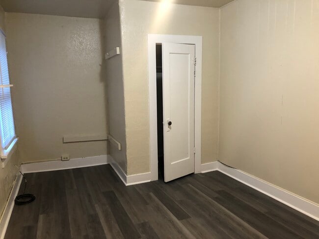 Foto del edificio - 715 NE Maple St