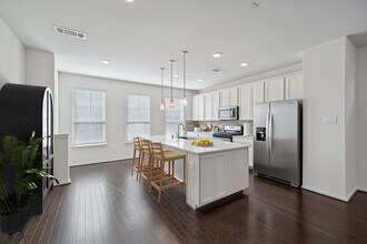 Building Photo - 8604 Hollyoaks Creek Ln