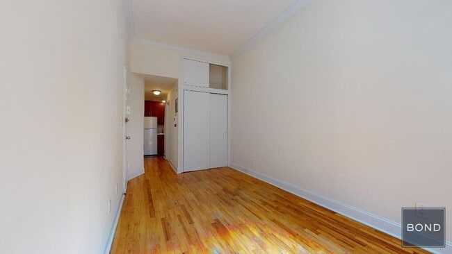 Building Photo - 523 E 85th St