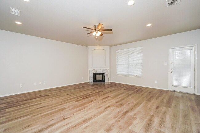 Building Photo - 342 Soaring Breeze