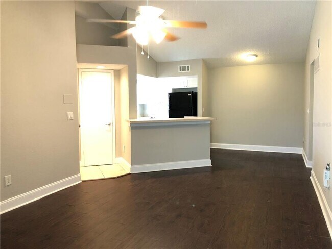 Foto del edificio - 5773 Gatlin Ave
