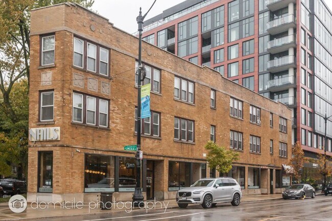 Building Photo - 2510 N Lincoln Ave