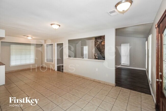 Building Photo - 4414 Sandy Park Dr