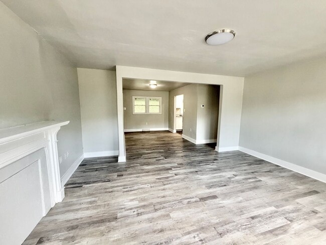 Photo - 1721 Carll St. House
