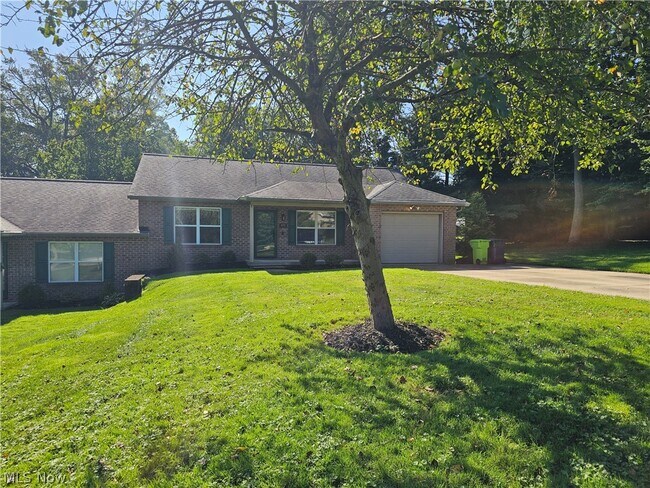 Building Photo - 470 Pheasant Run Rd