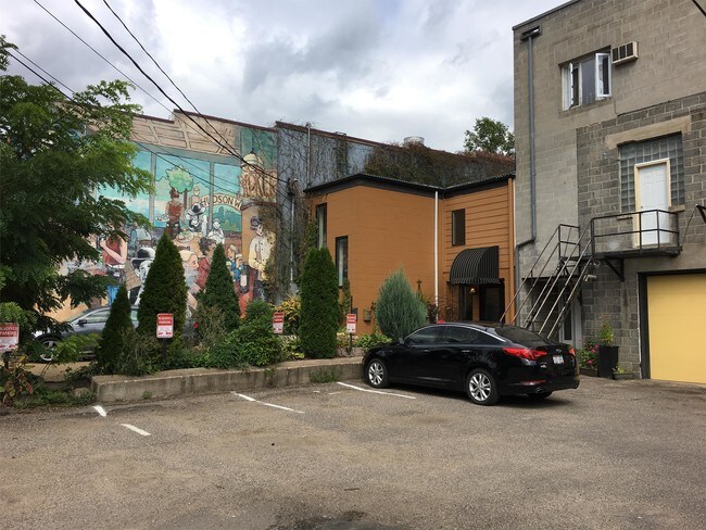 Building Photo - 409 2nd St