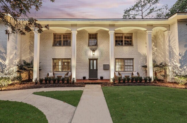 Building Photo - Abercorn Stay LLC