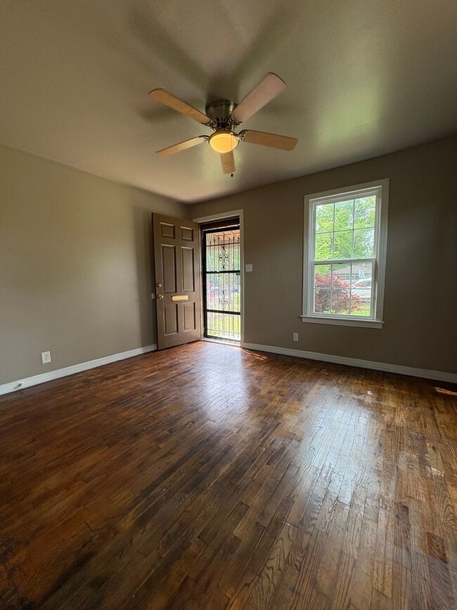 Building Photo - Gorgeously remodeled 4 bedroom/1 bath with carport!