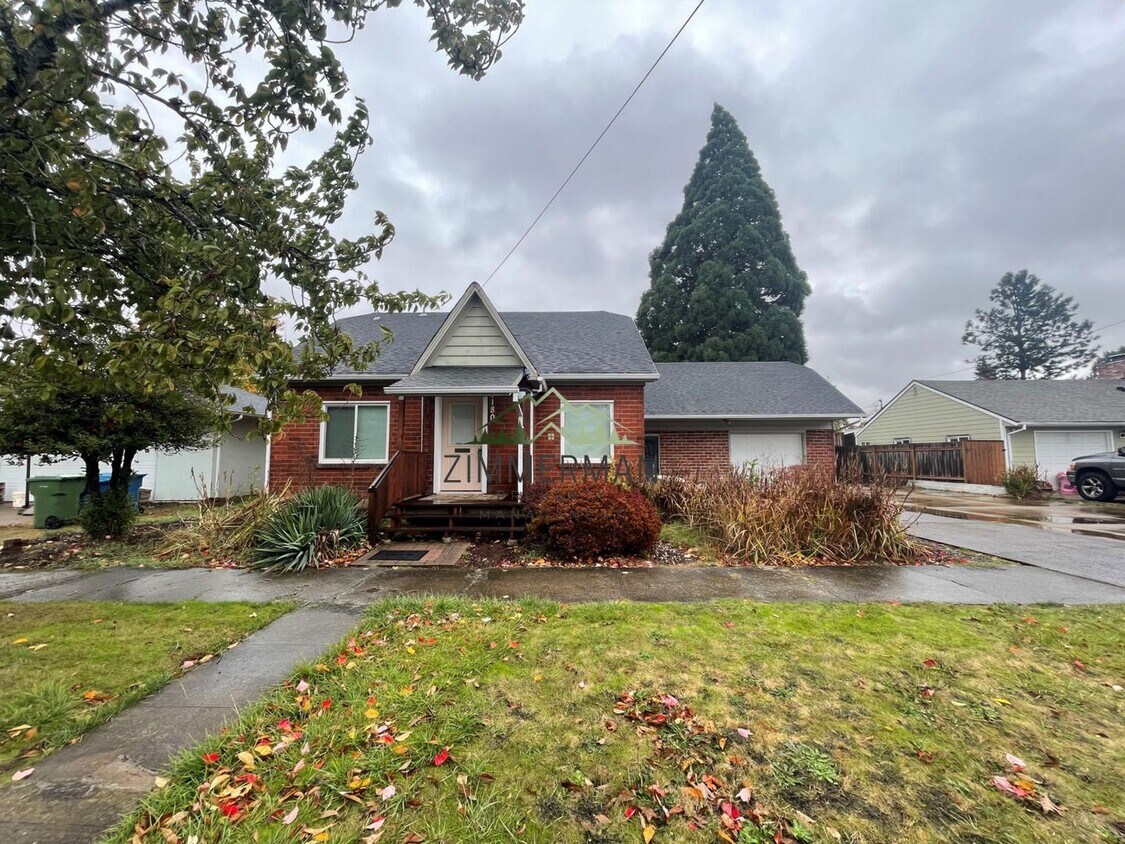 Primary Photo - 3 br, 2 bath House - 2180 Laurel Ave NE