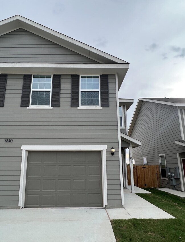Building Photo - 7610 Gramercy Wy