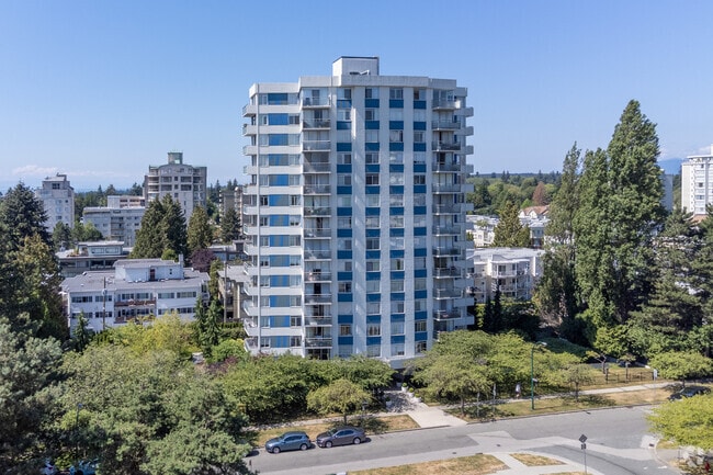 Building Photo - 5815 Yew Street