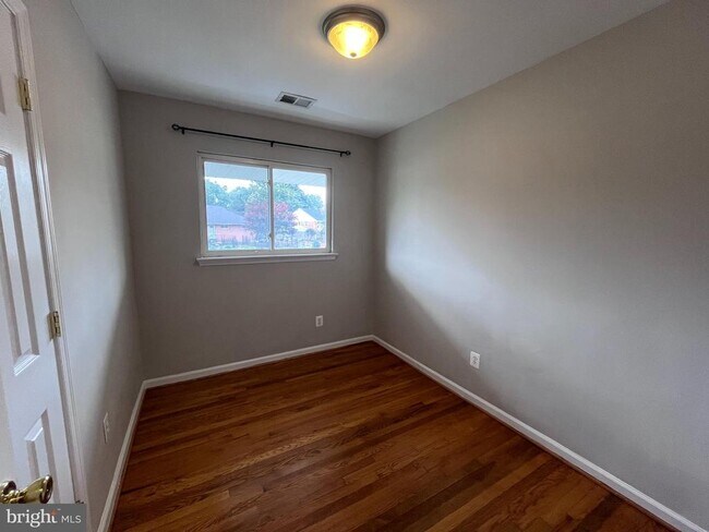 Foto del edificio - 7021 Hickory Hill Rd