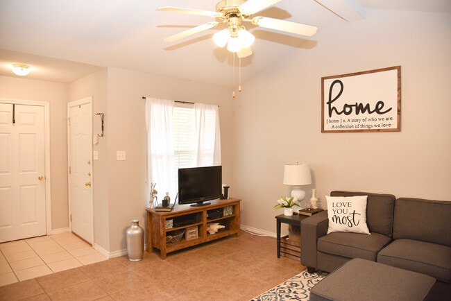 Foto del edificio - 3813 Oldenburg Ct