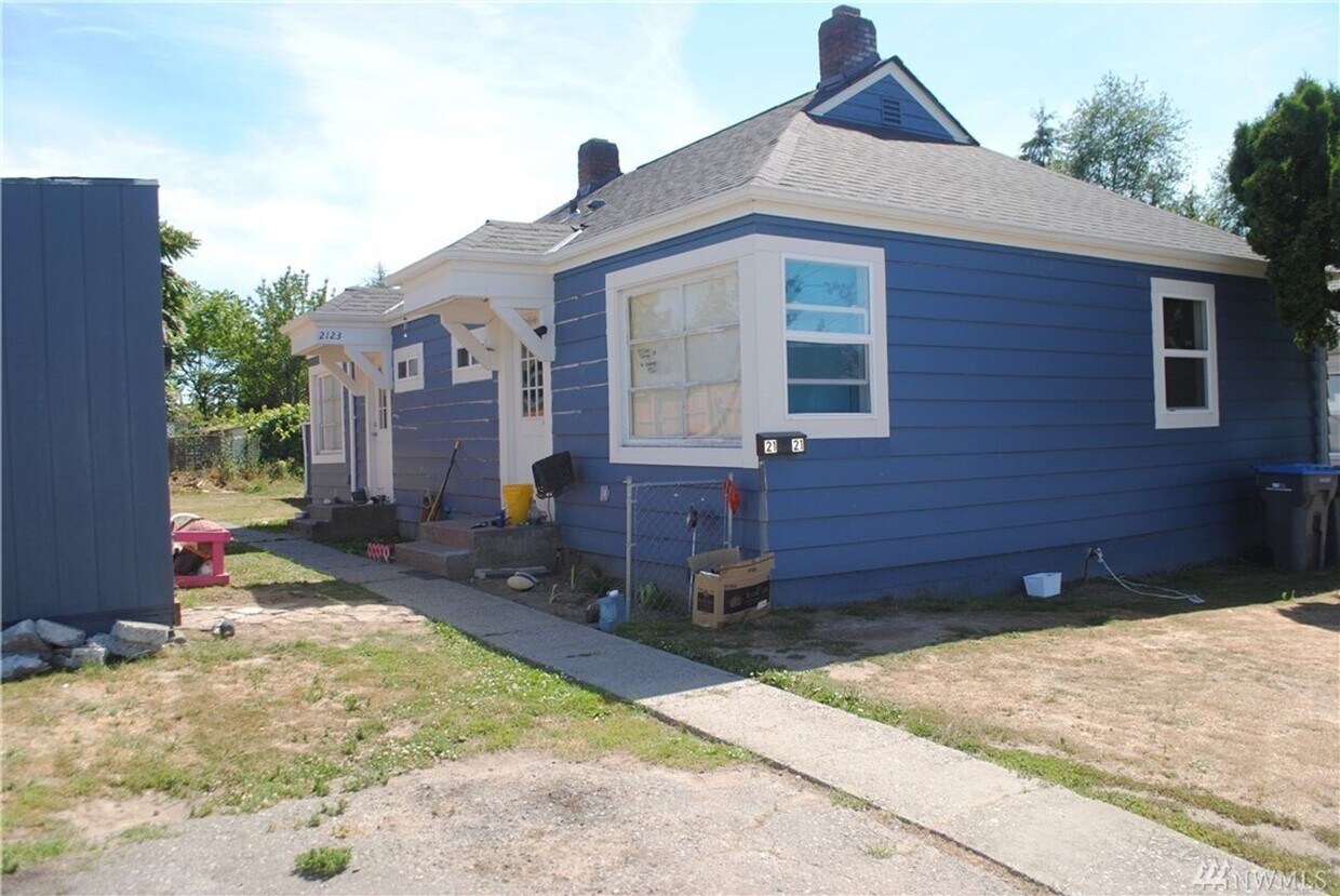 4th St Duplex Apartment for Rent in Bremerton, WA