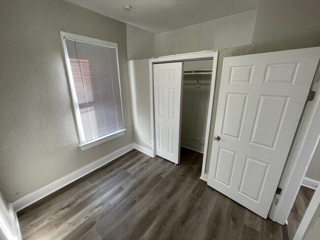 Foto del edificio - 4 Bedroom/ 2 Bath Near Mile High Stadium!