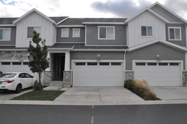 Building Photo - 15231 S Wild Horse Wy