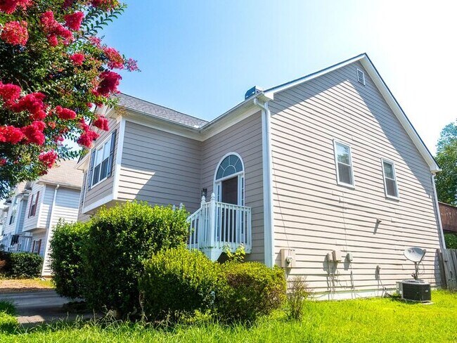 Foto del edificio - 1210 Cumberland Creek Pl SW