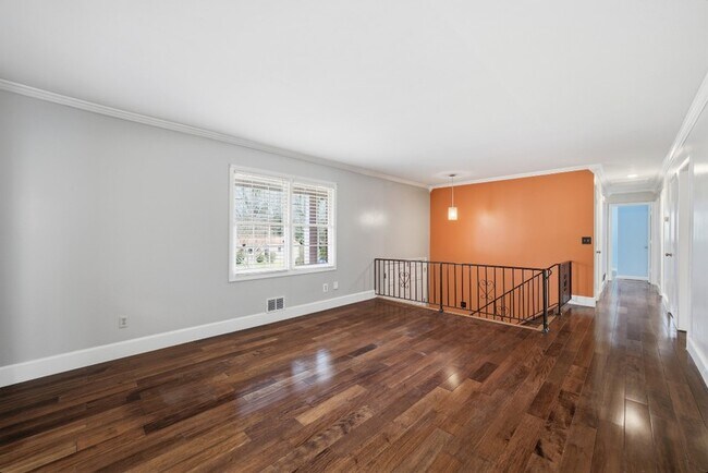 Foto del edificio - 2351 Emerald Falls Dr