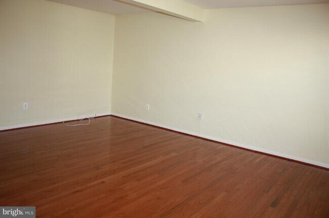 Foto del edificio - 7062 Holly Springs Ln