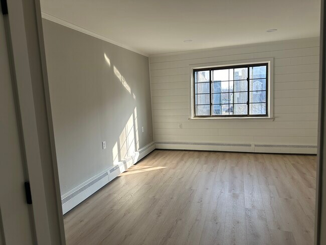 Foto del edificio - 137 N Center St