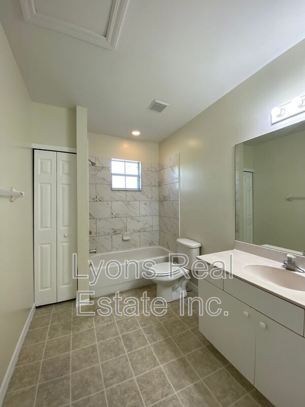 Building Photo - 539 Alexia Ave S