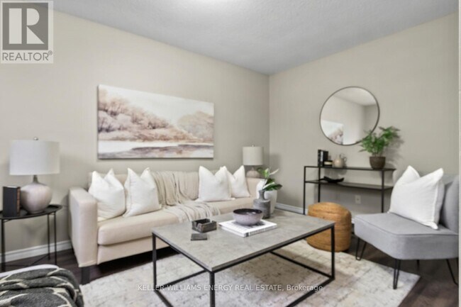 Photo du bâtiment - 929 Southdown Dr