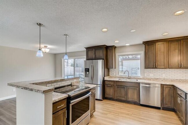 Foto del edificio - 10638 Dogwood St NW, Coon Rapids, MN, 55448