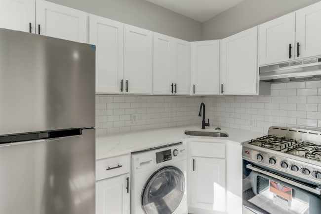 Photo - 1516 Green St Apartment