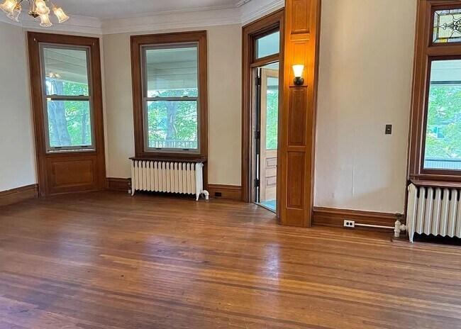 Foto del edificio - 205 N 18th Ave E