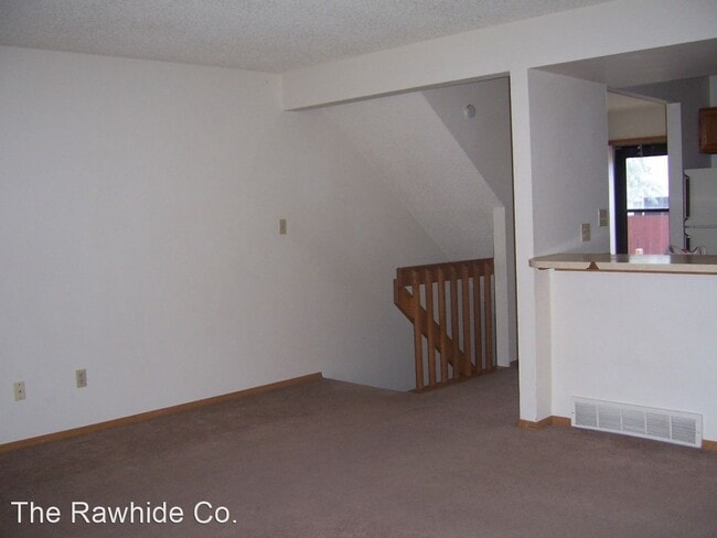 Building Photo - 3 br, 2.5 bath House - 2452 Lexington Vill...