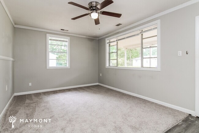 Foto del edificio - 229 Dogwood Ave
