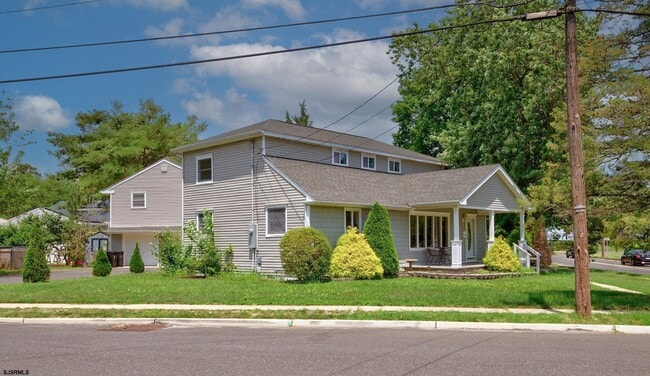 Building Photo - 2211 Shore Rd