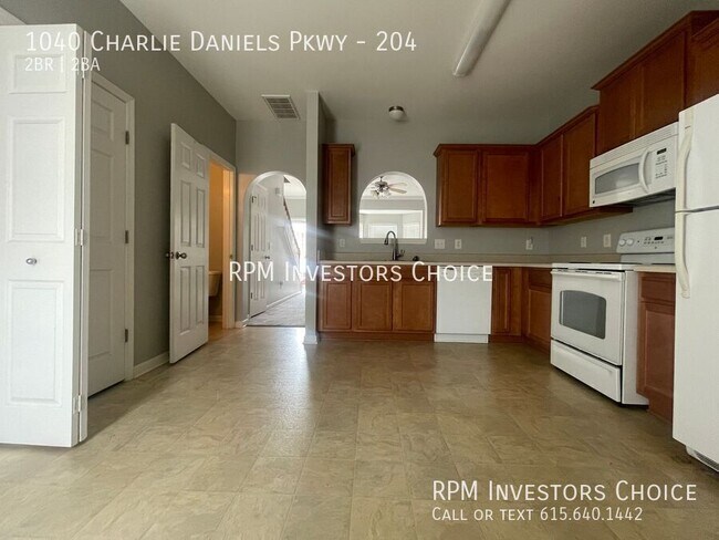 Foto del edificio - 1040 Charlie Daniels Pkwy