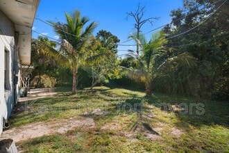 Building Photo - 1706 Cypress Dr