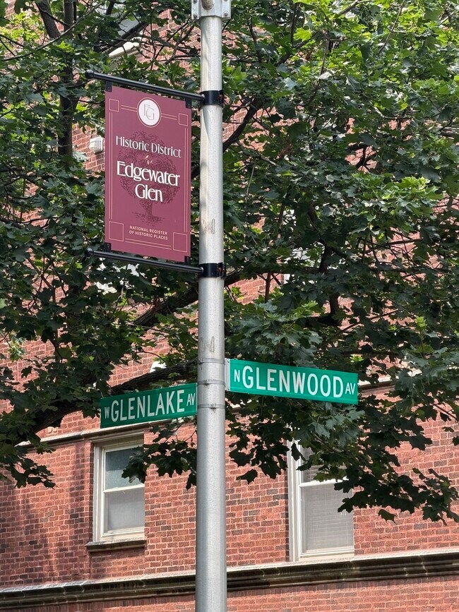Foto del edificio - 1448 W Glenlake Ave