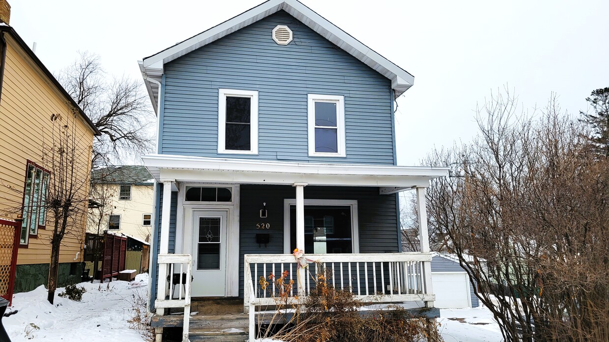 Primary Photo - 520 N 4th Ave E