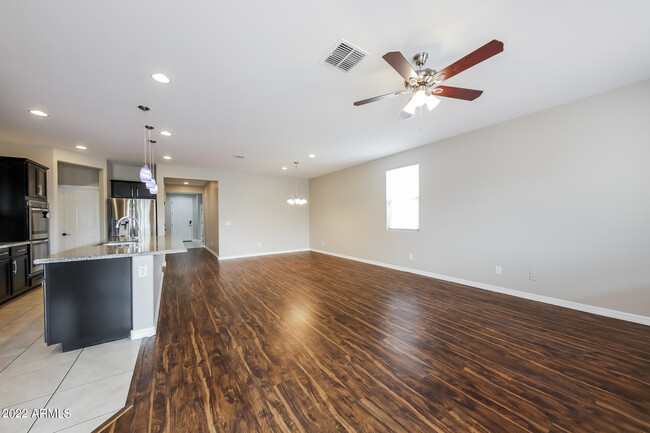 Foto del edificio - 7237 W Wood St