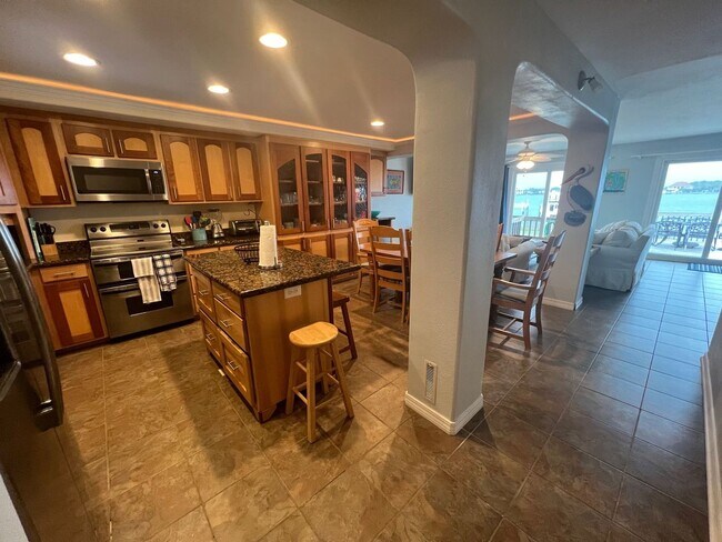 Building Photo - Pensacola Beach  - Treehouse - 3 bedroom, ...