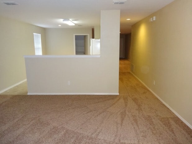 Building Photo - 1120 Boxwood Dr