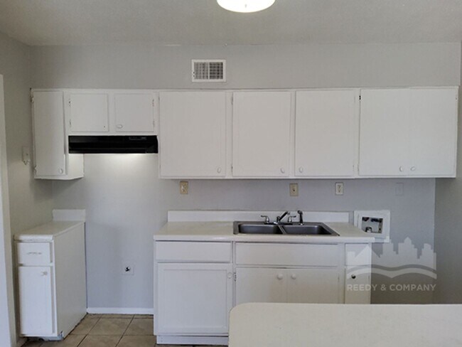 Building Photo - 3992 Ashview Cove