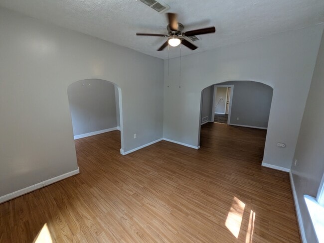 Foto del edificio - 330 W 17th St