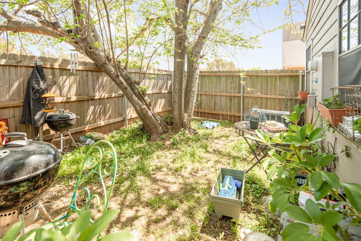 Foto principal - 2523 Cross Timbers Dr
