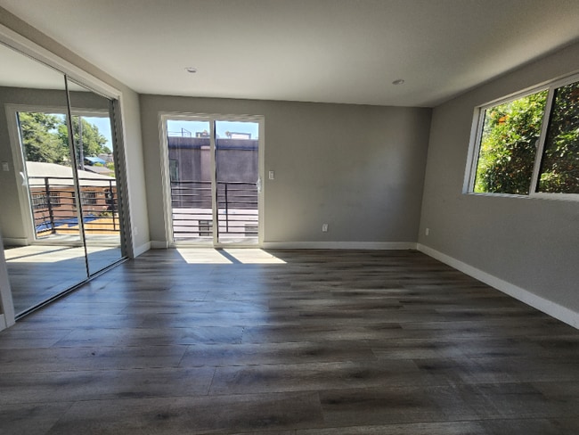 Building Photo - 3328 Portola Ave