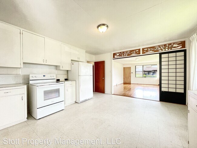 Building Photo - 3 br, 1 bath House - 2954 Kahaloa St.