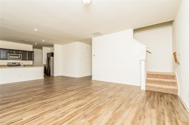 Building Photo - 440 Canoe Way