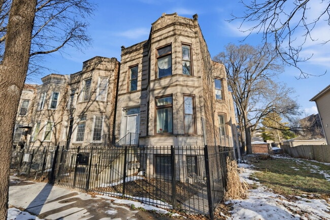 Building Photo - 1637 S St Louis Ave