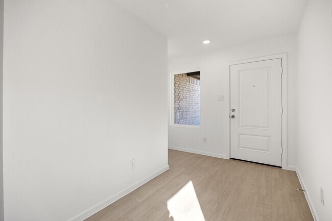 Foto del edificio - 31433 Moore Rd