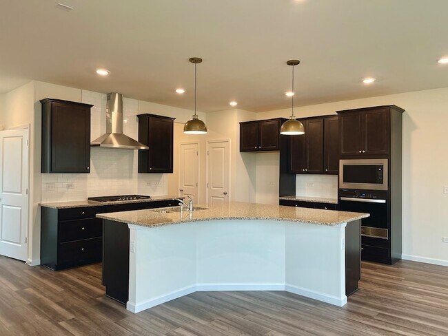Foto del edificio - 721 Dropseed Ln