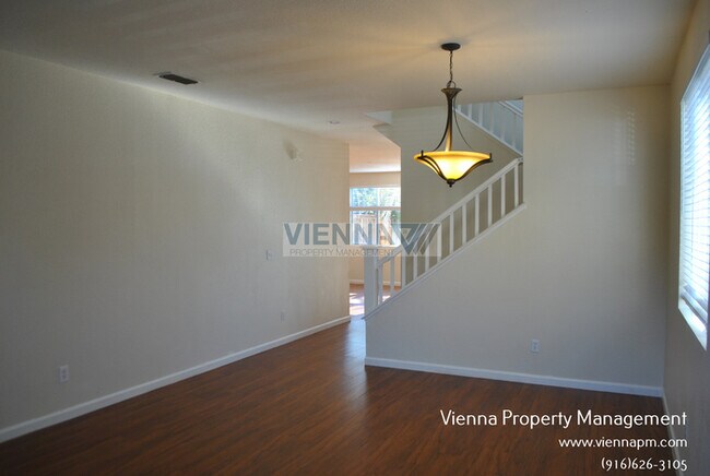 Building Photo - House for Rent in Natomas!