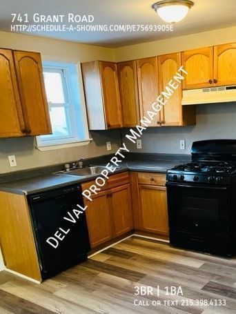 Building Photo - Attractive Brick Rowhome for Rent in Folcr...